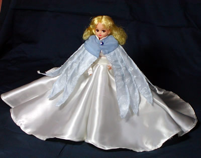 風のマント　王女　正面