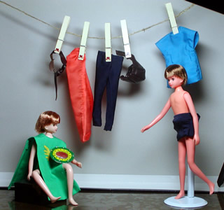 ロレとサマ　鏡と服の洗濯中