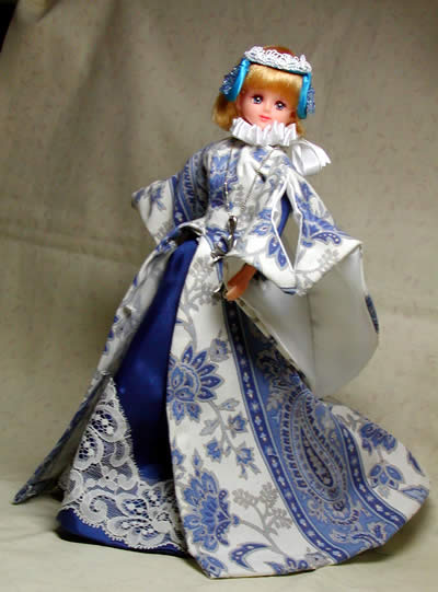 マリア　青ドレス　立ち姿２