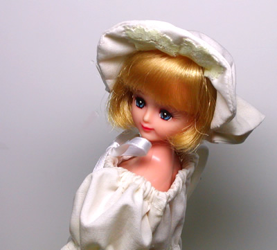 マリア　お寝間着　バストアップ