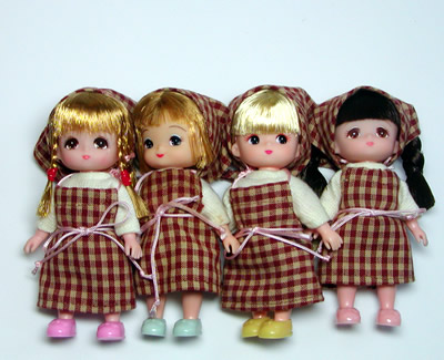 チョコレート作り隊　幼稚園サイズドール４体