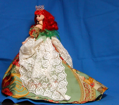 アリーナ姫　ドレスアップ　後ろ姿